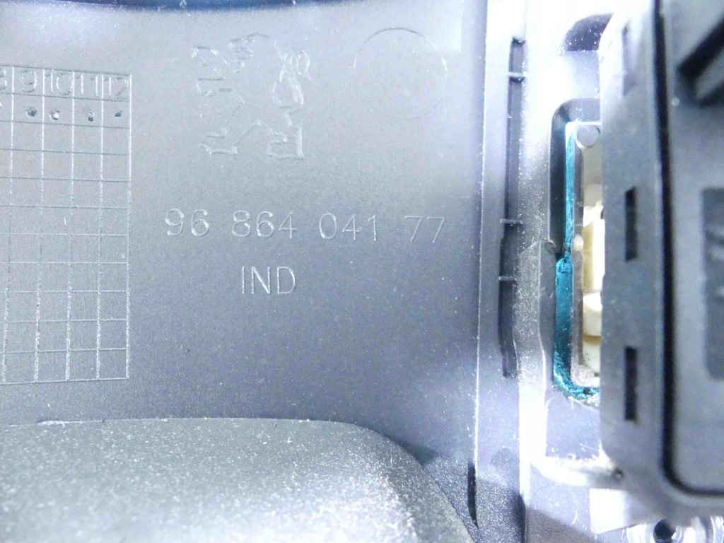 фото №8, Декоры рамка navi peugeot 5008 i 09-13 eu