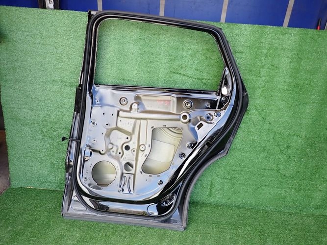 Audi e-tron дверь правое  задняя задняя Цена