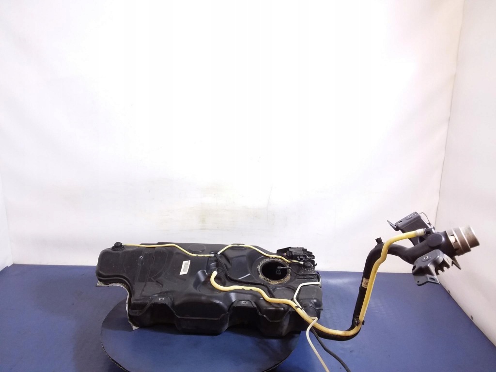 фото №1, Seat leon iii бак bak топлива заливная горловина 5q0201085