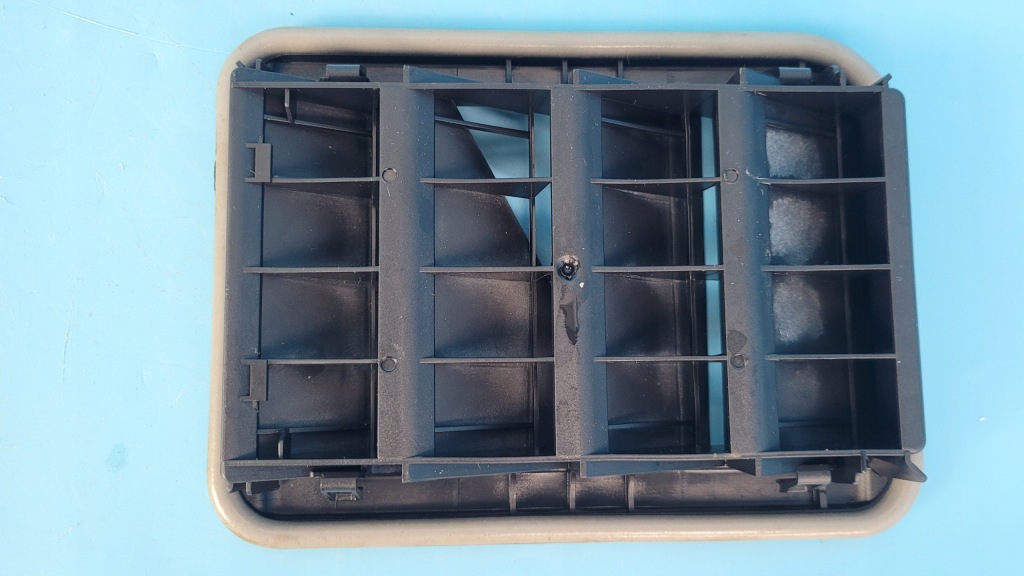 фото №9, Bmw 2' f44 218d gran coupe 21r решётка вентиляции правая 9201647 60829010