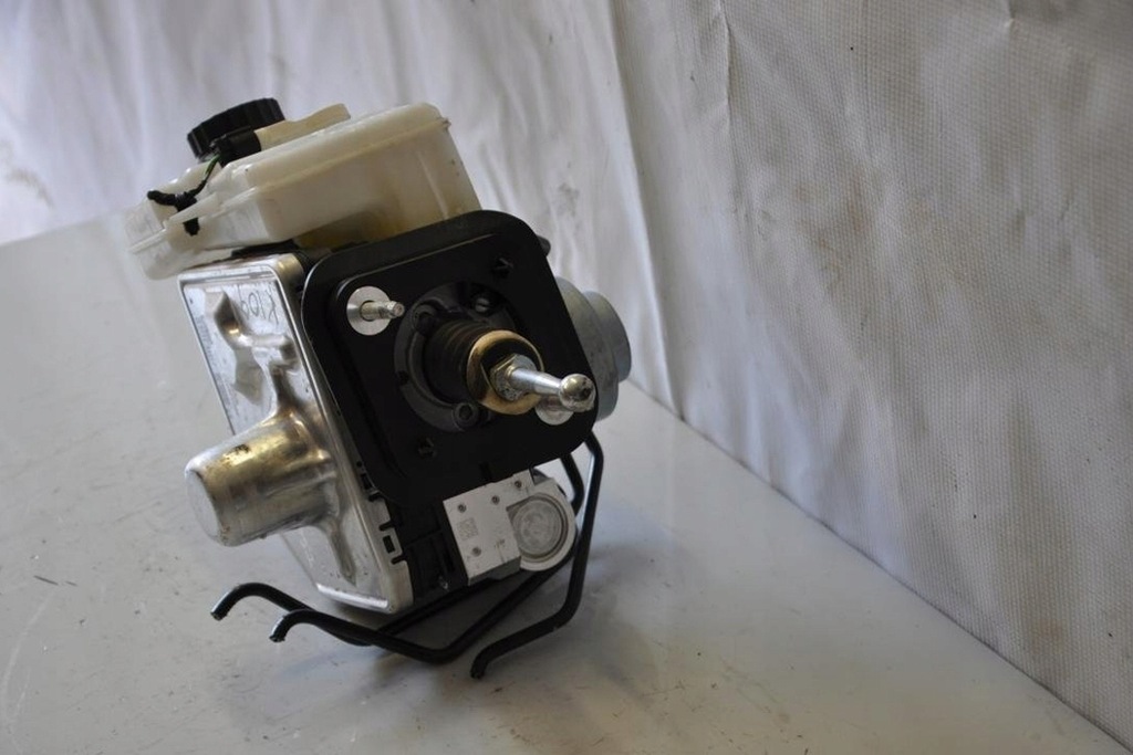 фото №9, Блок керування насоса abs bmw ix3 g08 5a5a822 electric 210kw 2023