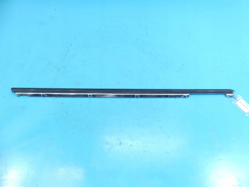 фото №1, Молдинг двері скло правий перед panamera 970