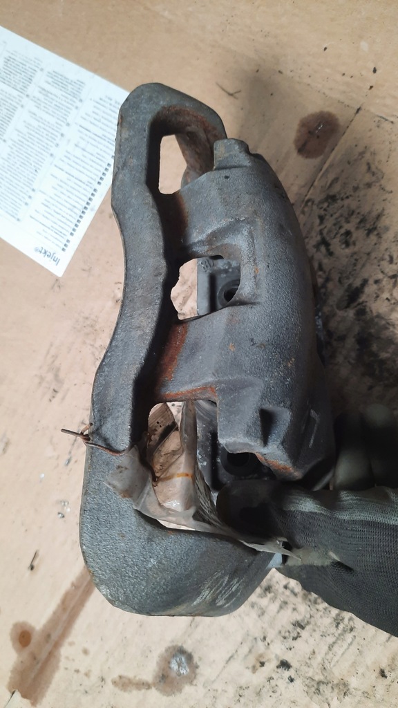 фото №4, Суппорт тормозной 975 перед левый volvo c70