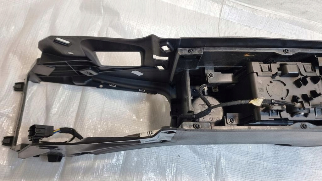 фото №12, Туннель средний подлокотник europa 13258342 opel astra iv j