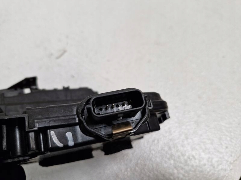 фото №10, Renault captur 1 i замок дверь правый перед передний 4 pin eu 805022764r