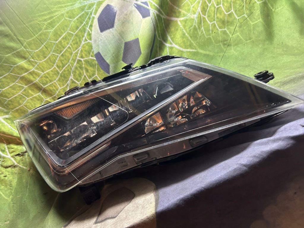 фото №1, Seat leon 3 лампа правая фара led 5f1941008b