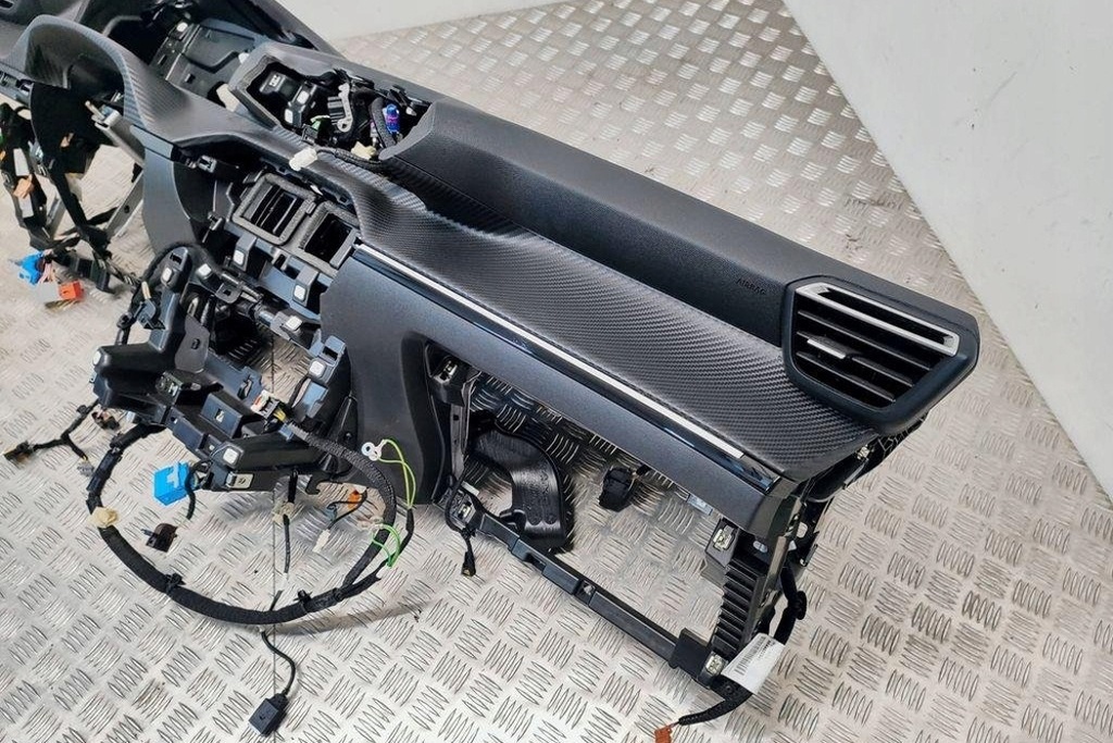 фото №8, Панель приладів приладова, панель приладів peugeot 208 9820860280 1.2l бензиновий 50kw 2023