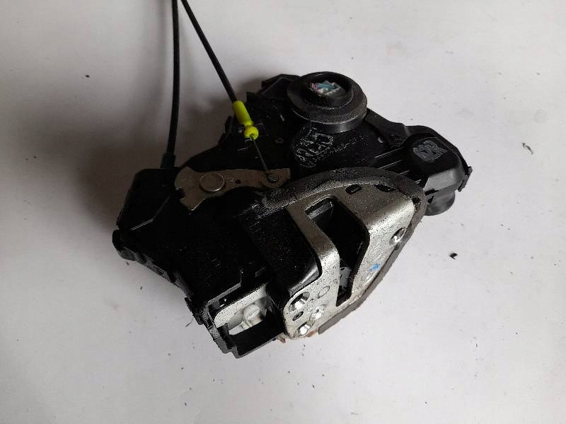 фото №4, Замок ручка права передня toyota avensis t25