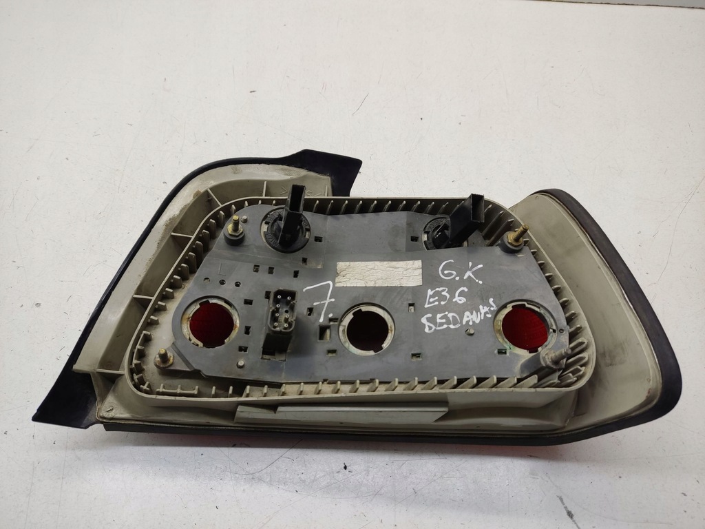 фото №11, Bmw 3 e36 1994 лампа задня 1387365