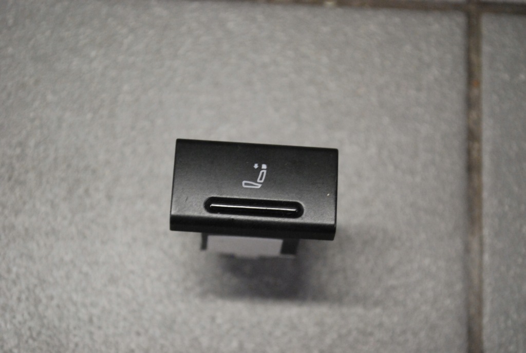 фото №1, Перемикач підголівників audi a8 d2 4d0959768b