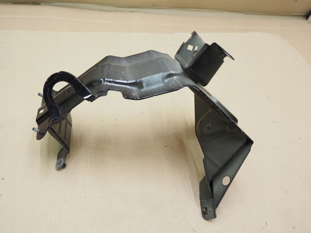 Audi q7 ii кронштейн крила лівого  перед 4m0821161b 4m0821131c в Україні