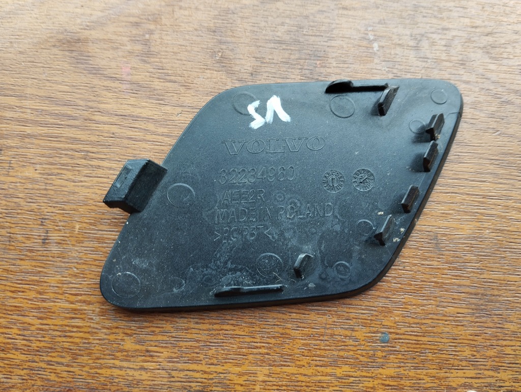 фото №2, Volvo xc60 ii 22- r-design заглушка wkrętki фаркоп бампера