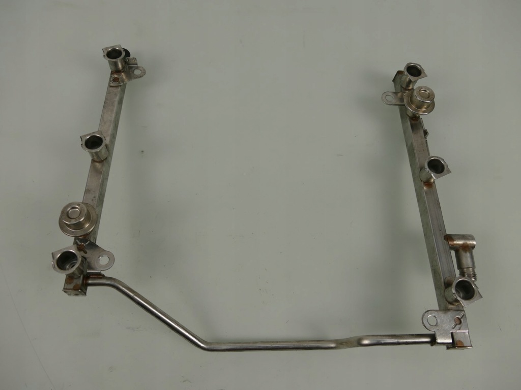 фото №4, Mercedes slk r171 3.5 v6 молдинг впрыскная топлива bez форсунок