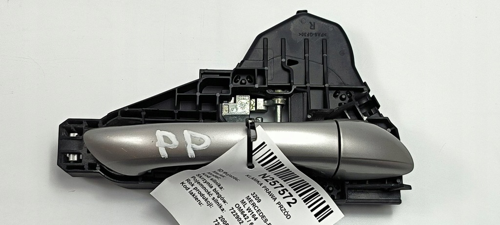 Купить Ручка правая перед 723 mercedes-benz ml w164