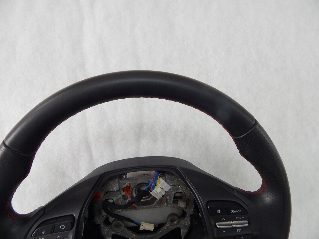 фото №5, Hyundai kona - повітропровід шкіра multi oryg czerwona nić