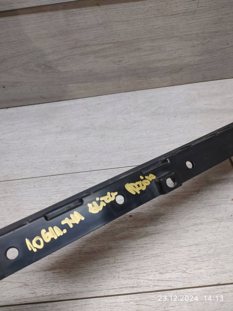 фото №6, 10611. bmw xm направляющая бампер перед 51115a29930