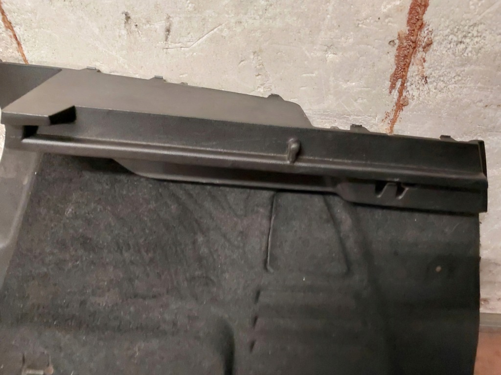 фото №2, Обивка обшивка багажника правый задняя renault scenic iv