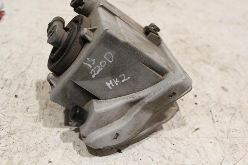 Протитуманна фара лівий lexus is220 114-78420 Оригінал