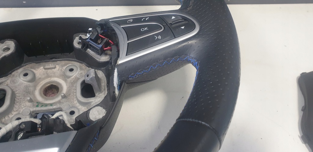 фото №10, Renault megane iv gt воздуховод кожаный чехол 484007263r