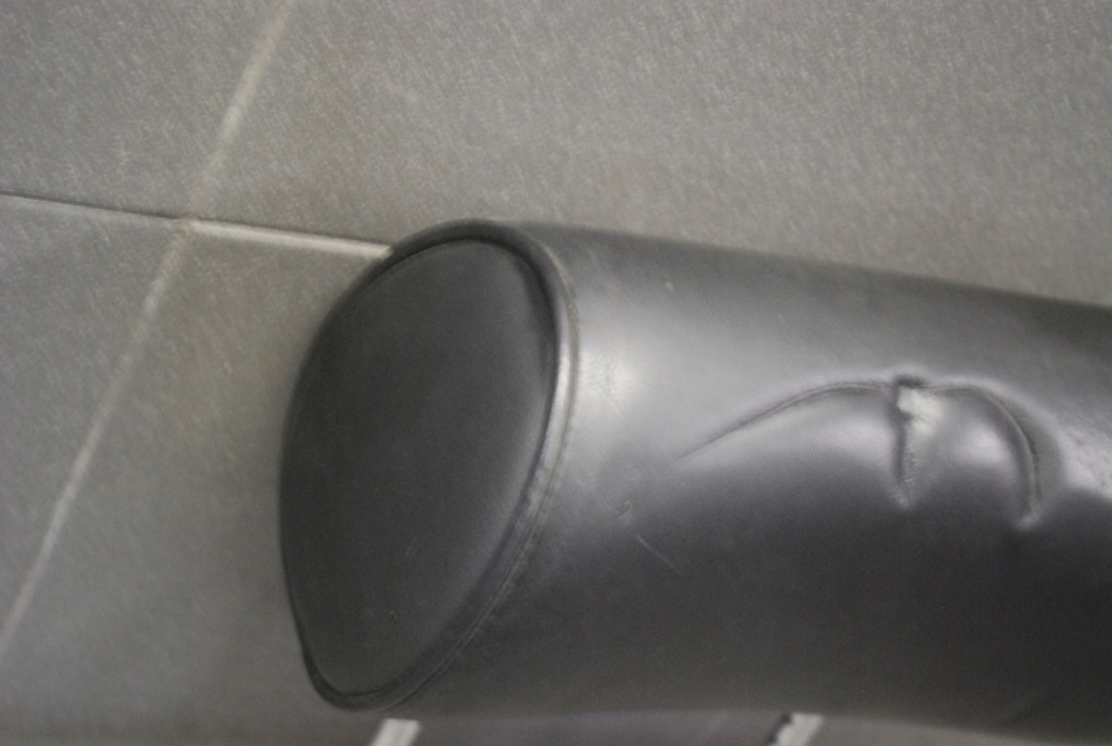 фото №5, Підголівник перед чорний audi a8 d2