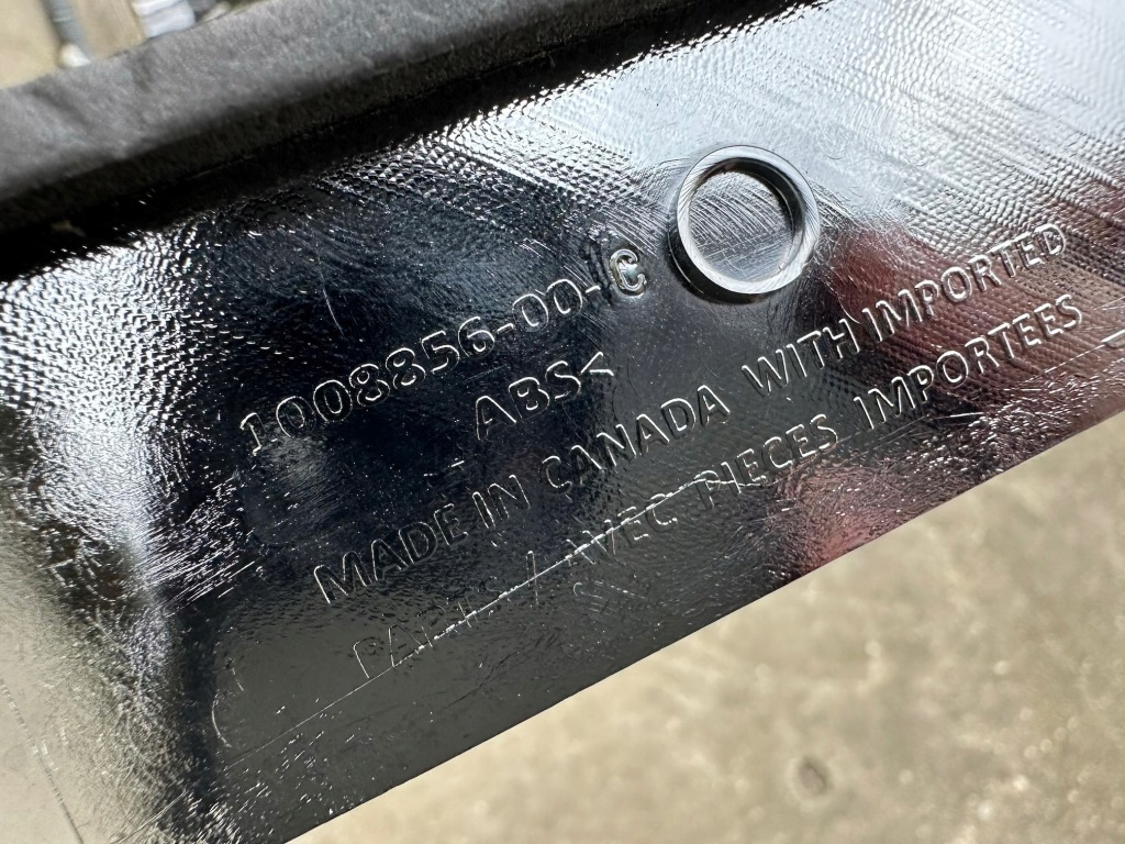 Молдинг хром крышки задний  задняя багажника tesla model s signature 1008856-00-c Недорого