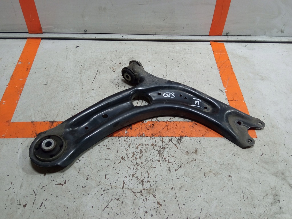 фото №1, Audi q3 ii 83a рычаг правый перед