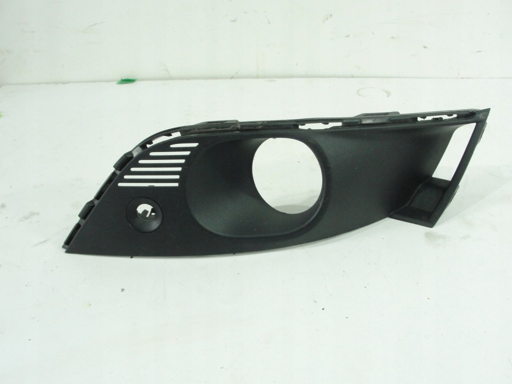 Купить Решётка противотуманная фара правая megane iv 261a28562r