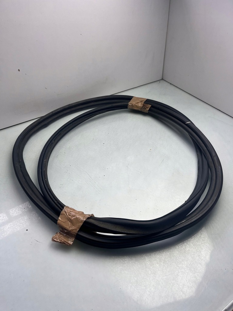 фото №1, Mini one - cooper r50 - 53 --- прокладка кришки багажника 72626