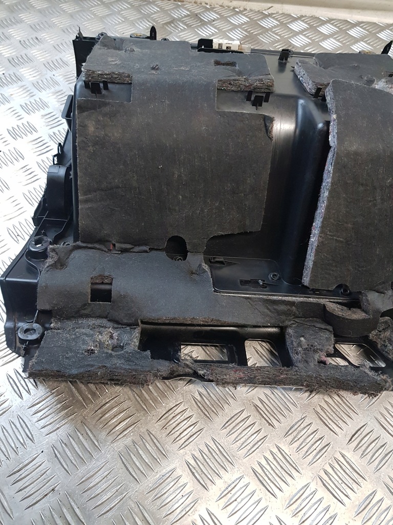 фото №14, Бардачок пассажира 8p1857035 audi a3 8p 04r- eu