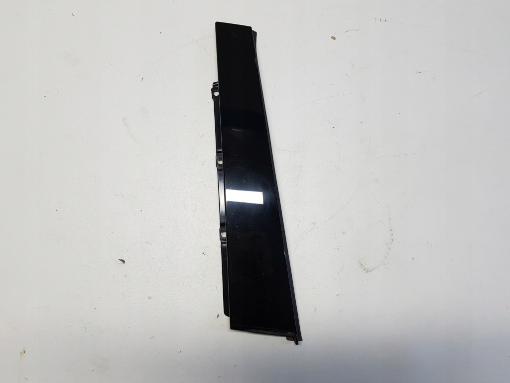 фото №1, Audi a4 b9 8w накладка стійка правий задня 8w0839902