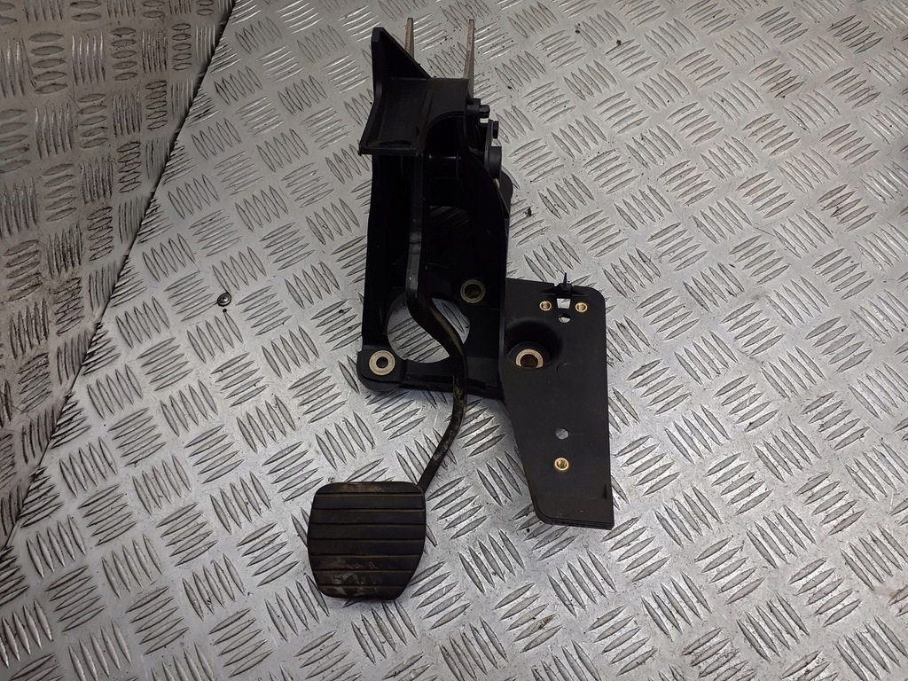 фото №1, Педаль тормоза renault laguna ii 8200002853