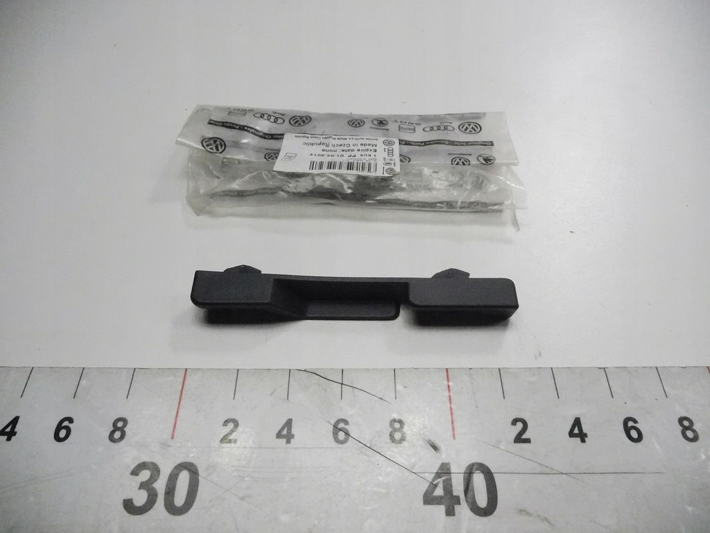 фото №9, Направляющая бардачка skoda fabia ii правая 5j6861344c