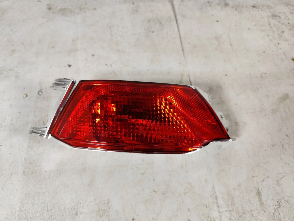 фото №1, Land rover range rover sport l494 задняя правая лампа противотуманная бампера