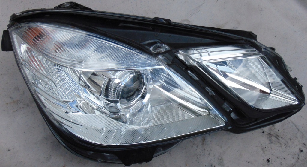 Купити Фара правий перед передня mercedes e klasa w212 європа