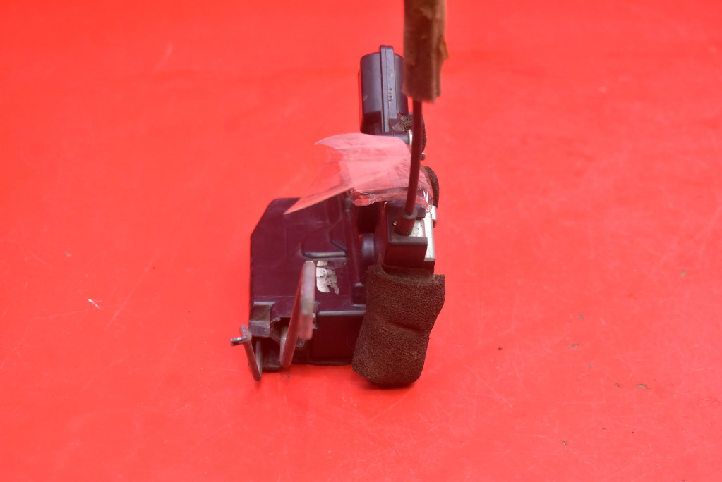 фото №5, Замок дверь левый перед передний eu b83-b85-l mazda 5 1 i cr 05-08