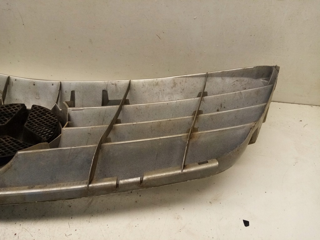 Решітка  решітка радіатора комплектна перед a1698800183 w245 mercedes b klasa в Україні