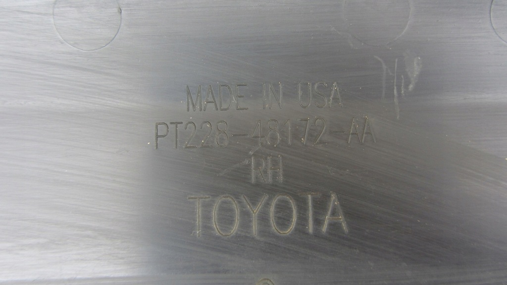 фото №10, Молдинг накладка бампера задня toyota highlander iii