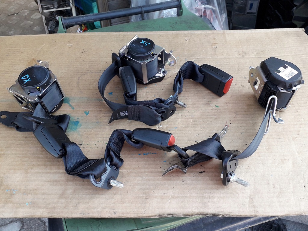 фото №1, Ремни задняя защёлки dacia sandero ii 13-