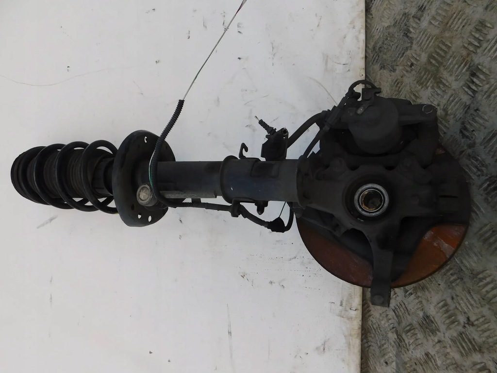 фото №2, Поворотный кулак амортизационная стойка левая alfa romeo mito 1.4