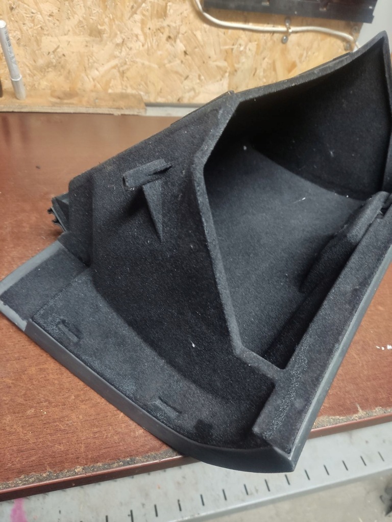 фото №4, Бардачок пассажира avensis t25