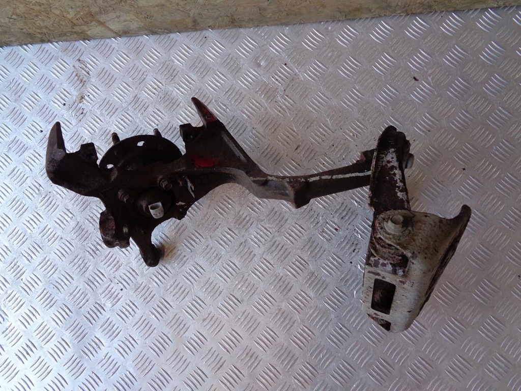 фото №9, Поворотний кулак ступиця важіль лівий перед camaro iv 92-