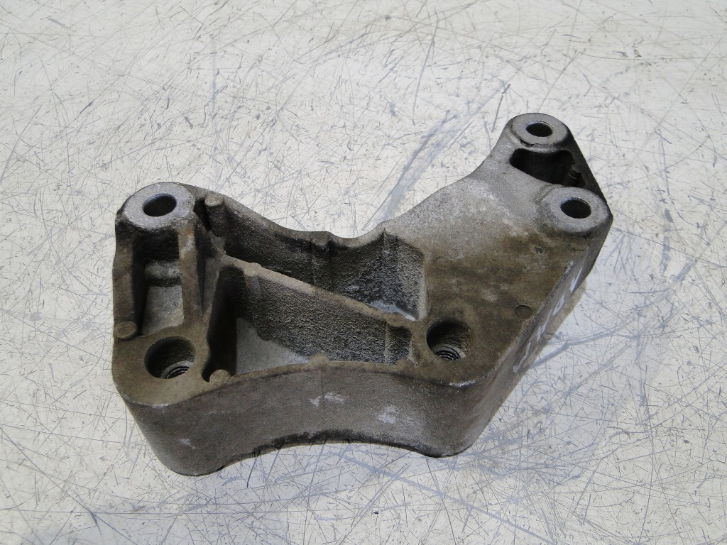 Купити Opel adam 1.4b кронштейн кронштейн коробки 13185906