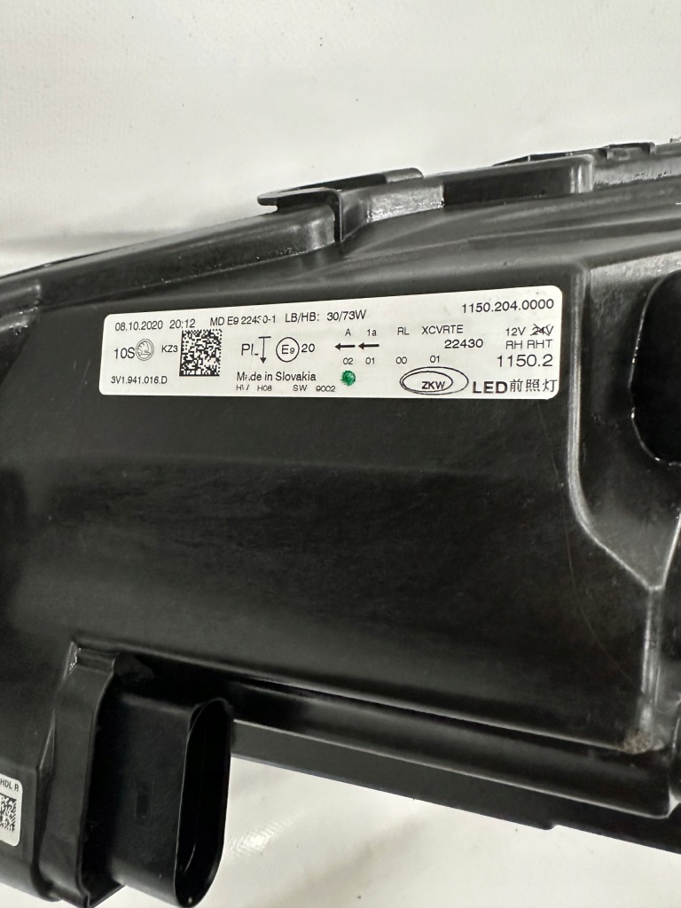 фото №6, Лампа права full led skoda superb iii facelifting 3v1941016d