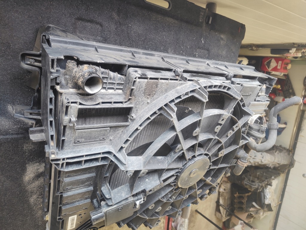 фото №13, Jaguar xf ii x260 2.0 d - комплект радиатор вентилятор набор