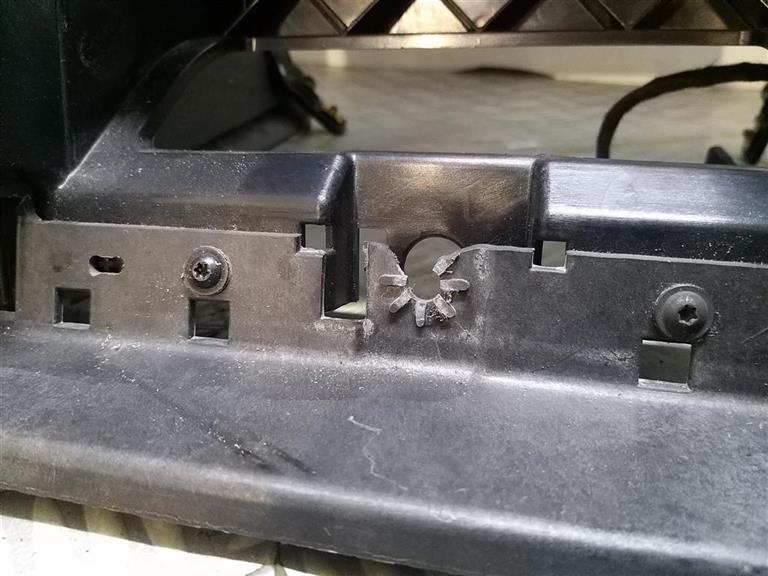 фото №12, Консоль приборная панель приборная панель phaeton 02-07 przed lift чёрный dół подушка