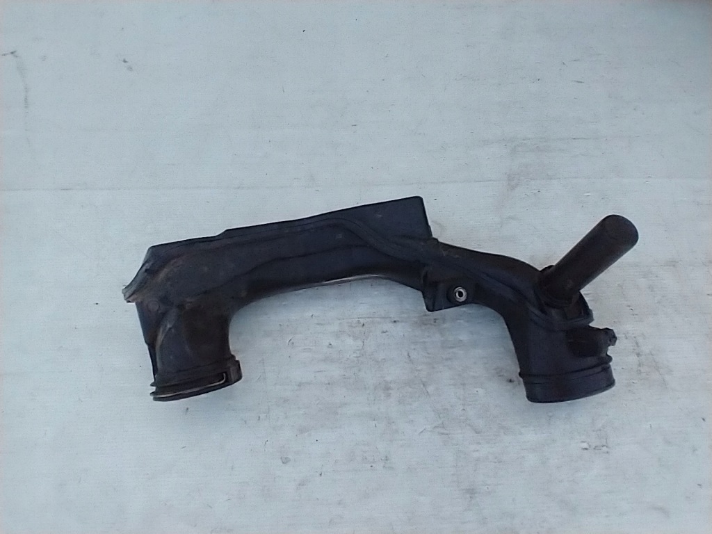 фото №1, Volvo v40 2 ii 2.0d шланг повітря труба повітрозабірник резонатор 31370135