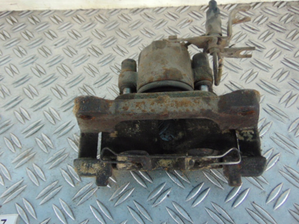 фото №2, Audi a4 b7 супорт ham.p lw ---