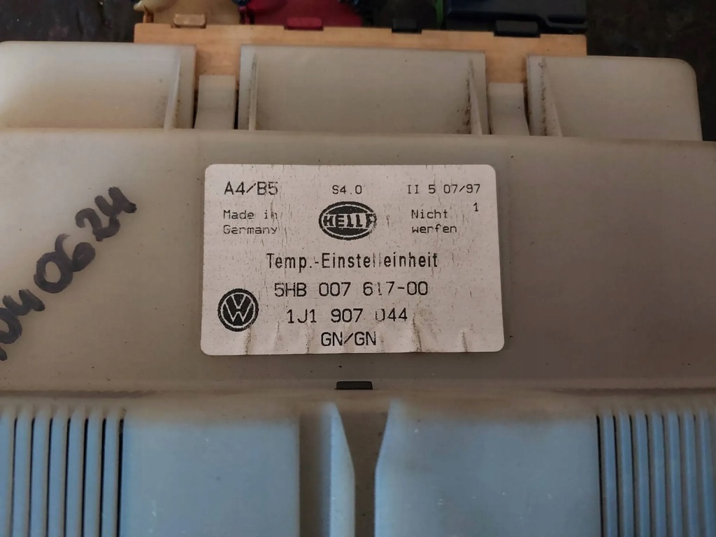 Панель кондиционера обдув volkswagen passat b5 1j1907044 Цена