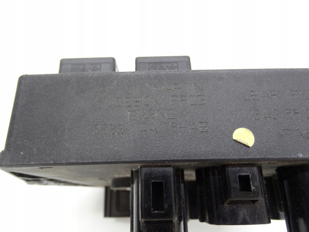 фото №6, Aston martin db9 dbs vantage корпус коробка предохранителей 8d33-14a173-ab