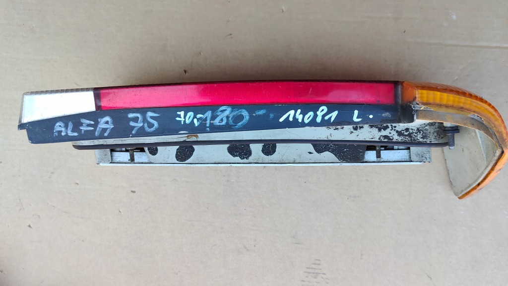 фото №5, Alfa romeo 75 лампа задняя левая.